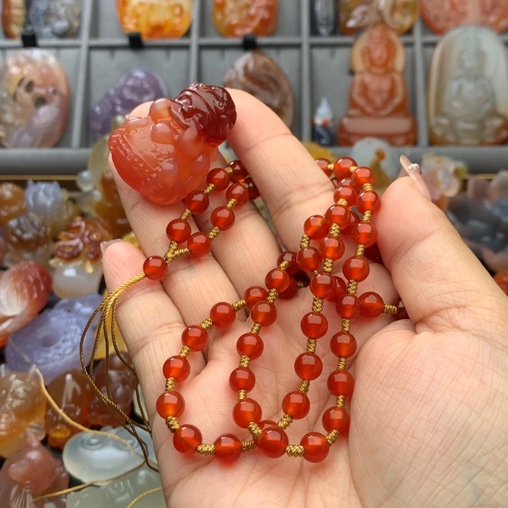 敬****玛瑙/玉髓未镶嵌颈饰