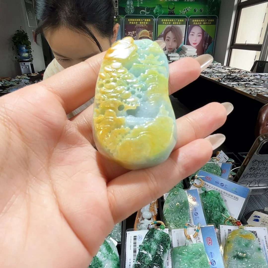 颈饰未镶嵌翡翠一