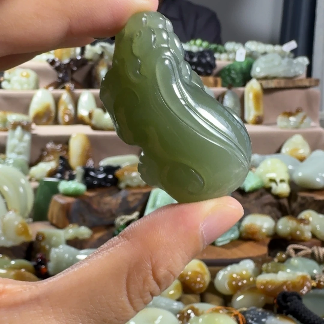 和田玉（糖玉）未镶嵌颈饰