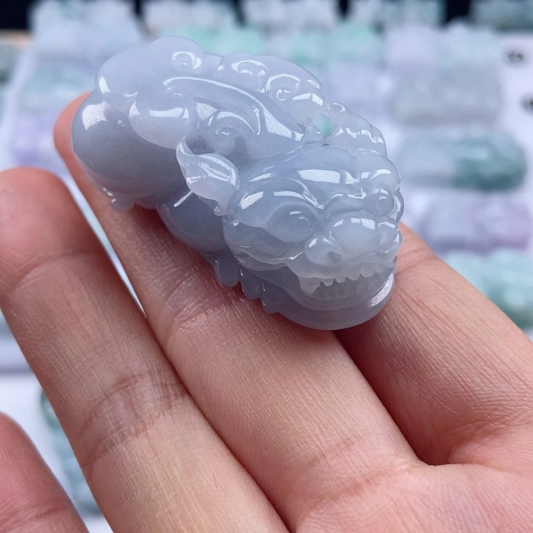 翡翠颈饰未镶嵌憨**哥翡翠貔貅