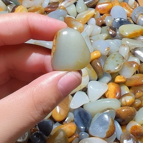 和田玉（糖玉）未镶嵌颈饰10.6克