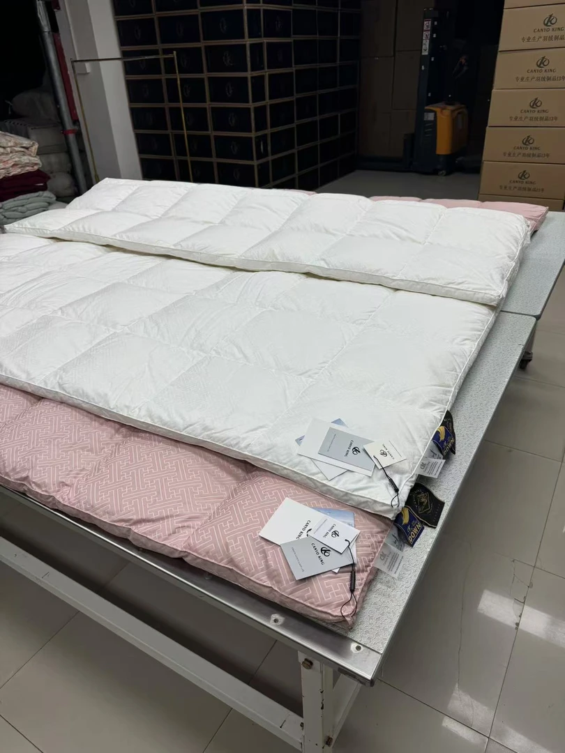 【克里】贡缎提花立体恒温轻奢羽绒被