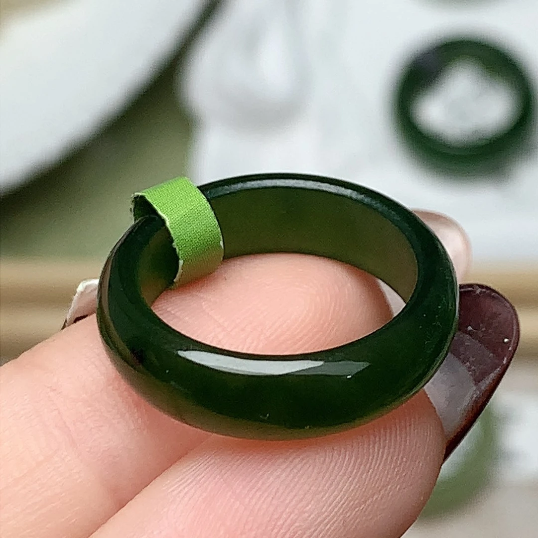 未镶嵌戒指和田玉