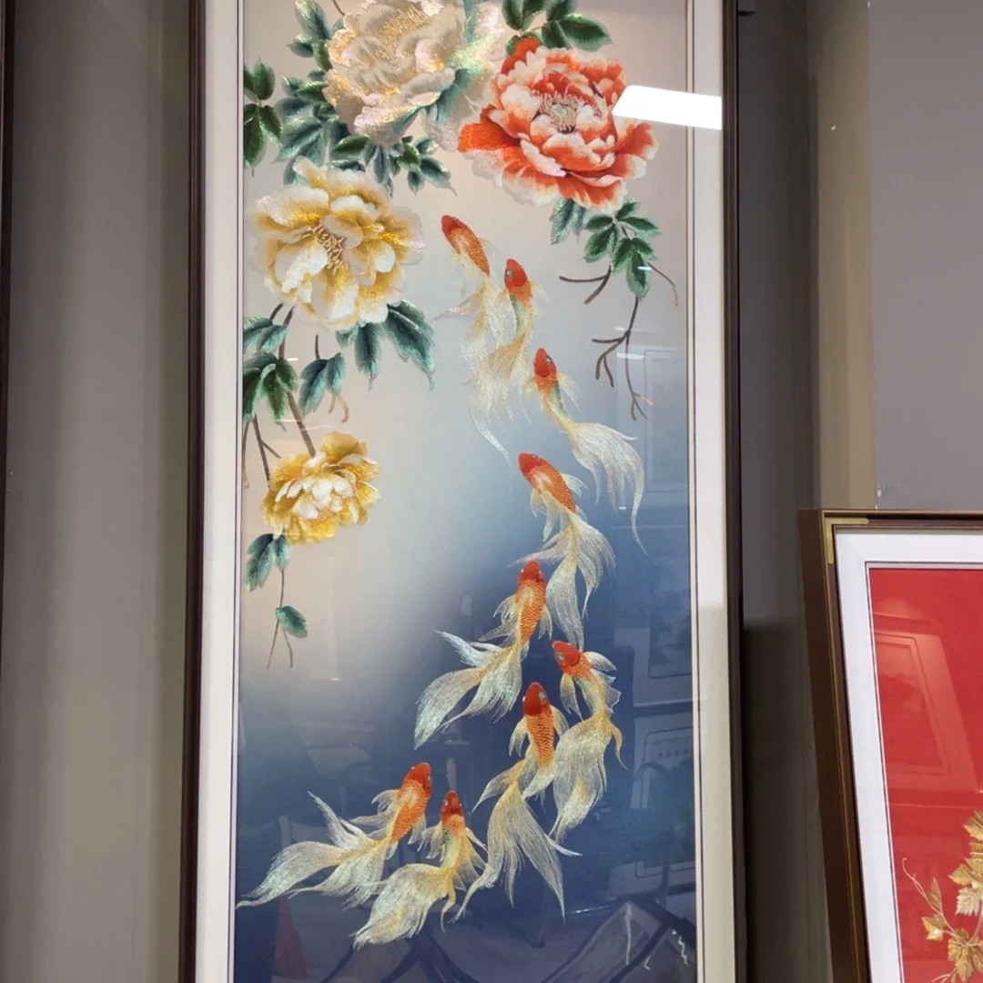 竖款新款牡丹九鱼，实木电镀