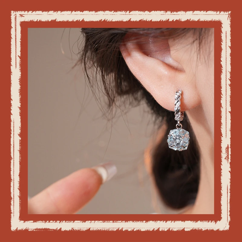 铜合金合成锆石耳饰 复古冷淡风个性法式气质轻奢时尚百搭小众简