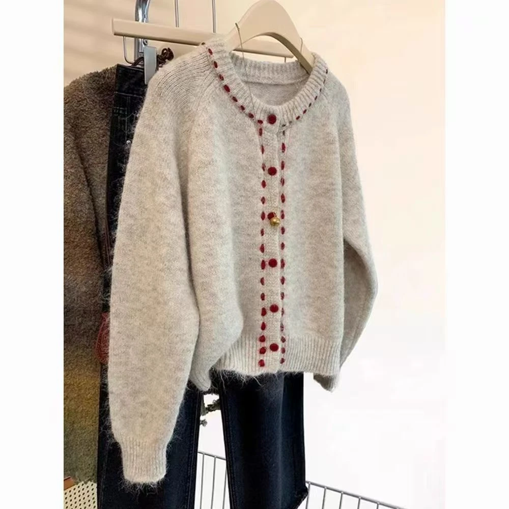 杏色软糯加厚圆领毛衣外套女秋冬2025新款设计感慵懒针织开衫