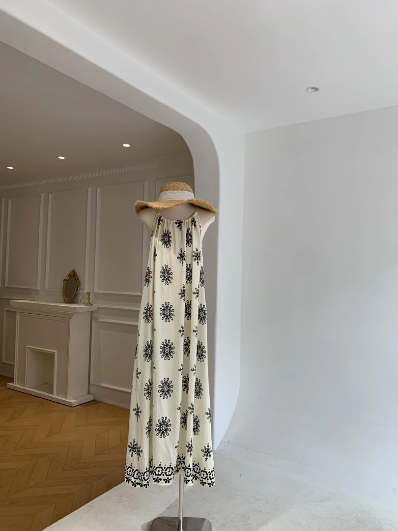 吊带印花度假风吊带连衣裙【萍萍批发店8318】