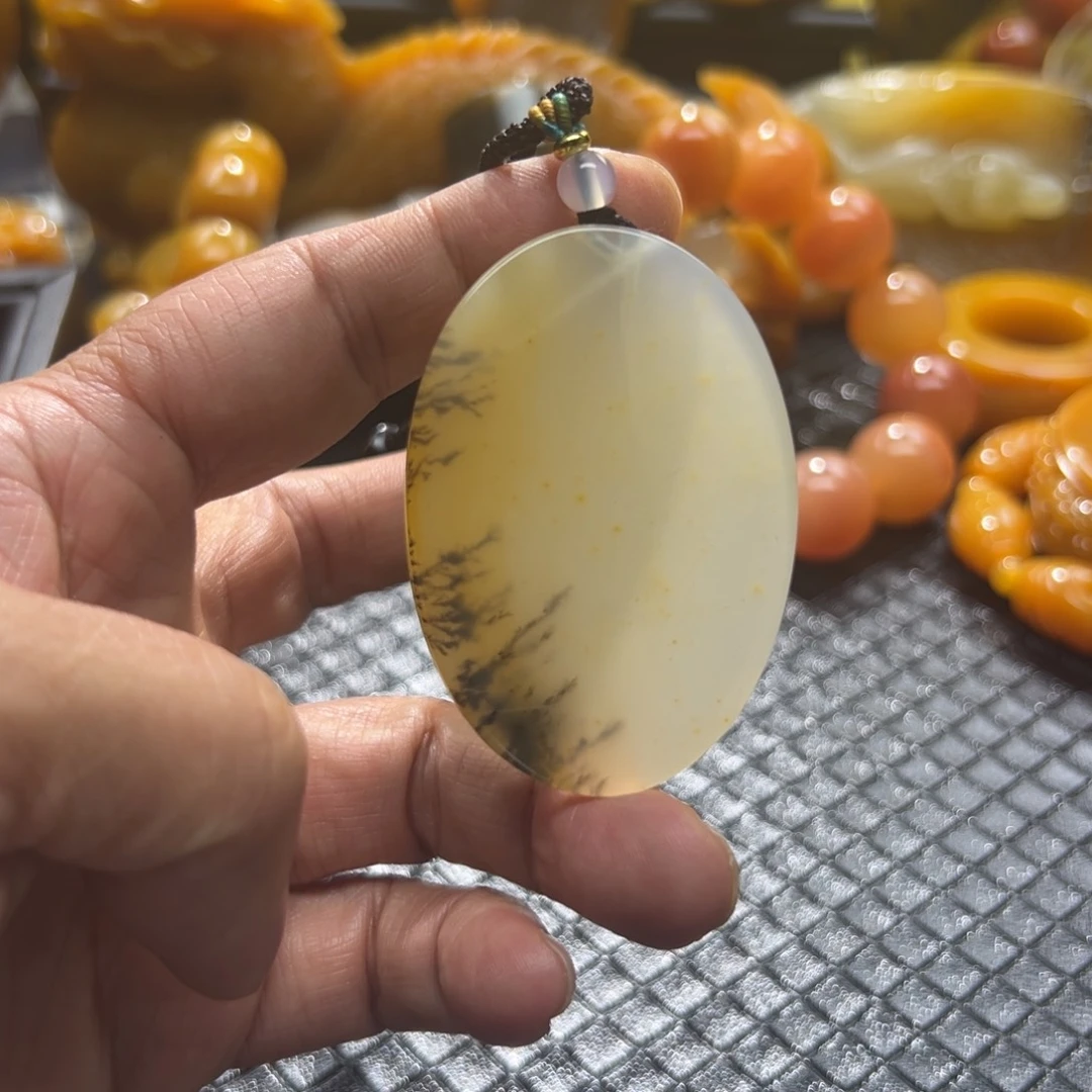 石英质玉未镶嵌颈饰