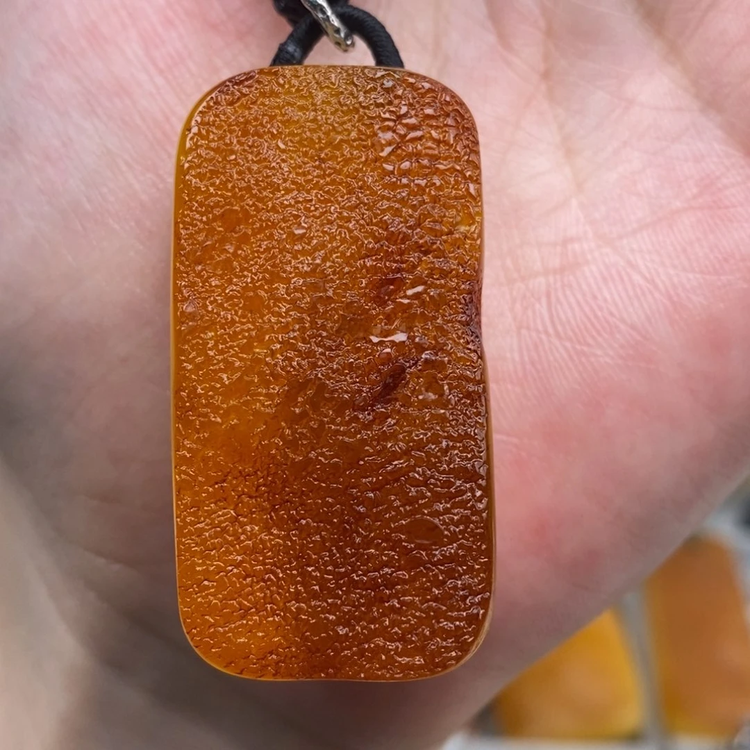 未镶嵌吊坠(赠链)琥珀