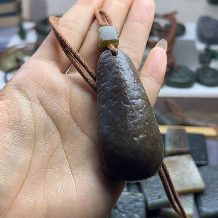 和田玉（糖玉）未镶嵌颈饰