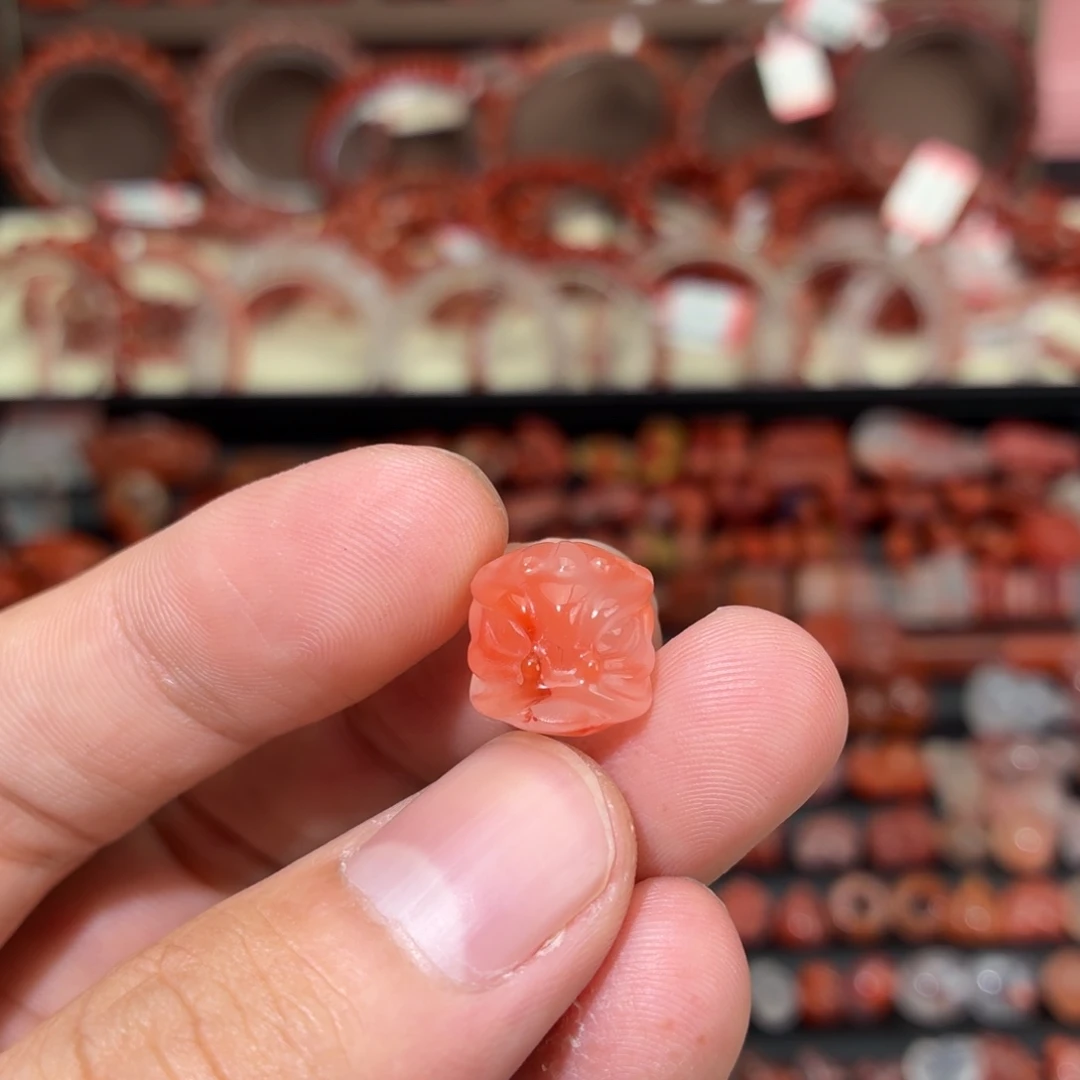 南红玛瑙未镶嵌颈饰醒狮头1