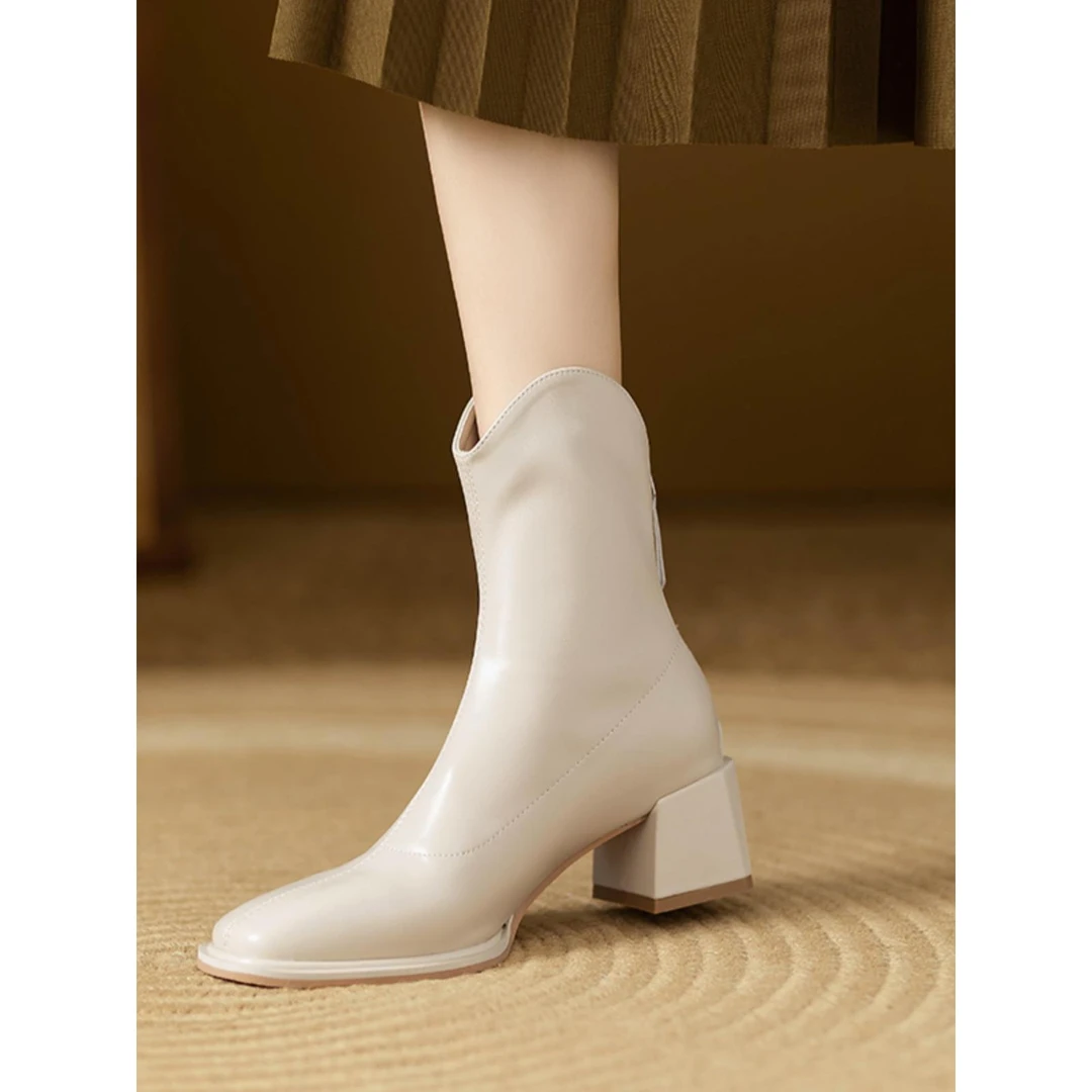 2025新款女靴真软皮英伦马丁靴后拉链方头高跟粗跟休闲白色短靴