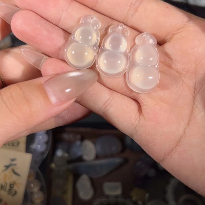未镶嵌颈饰玛瑙/玉髓三选一