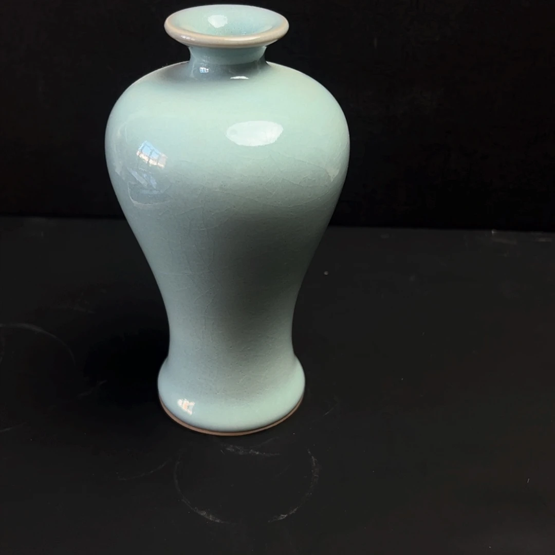 天青色摆件瓶微瑕