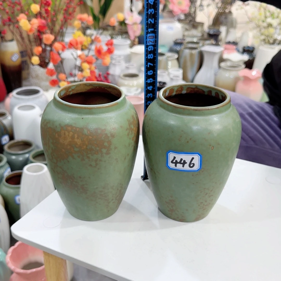 446号一对小花瓶高16厘米微瑕