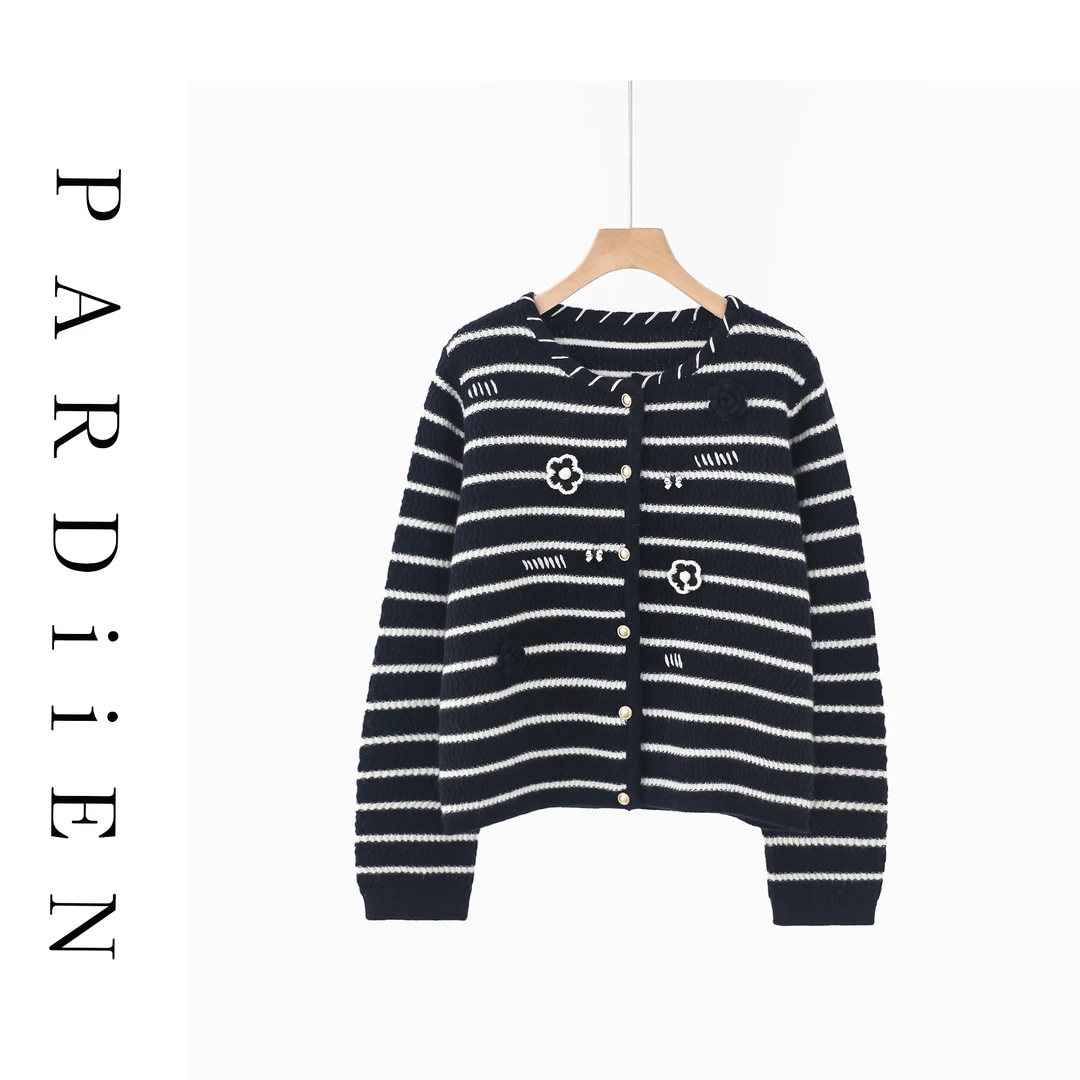 【北总严选】帕迪恩花朵条纹圆领纽扣开衫25PD-P2608