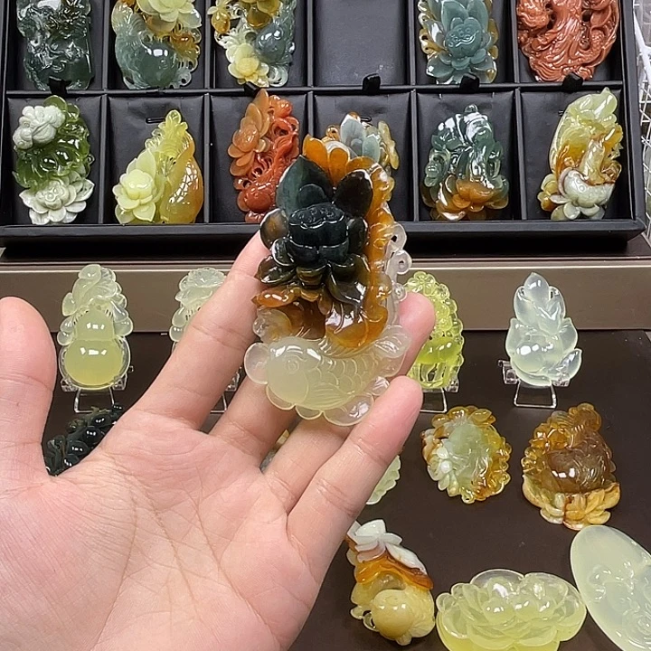 Q***D蛇纹石玉未镶嵌吊坠(不含链)