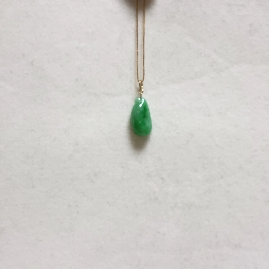 翡翠颈饰18K金镶嵌简单