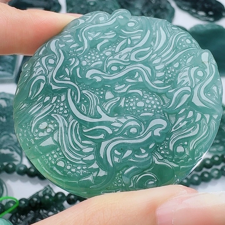 颈饰未镶嵌翡翠多样性发其一