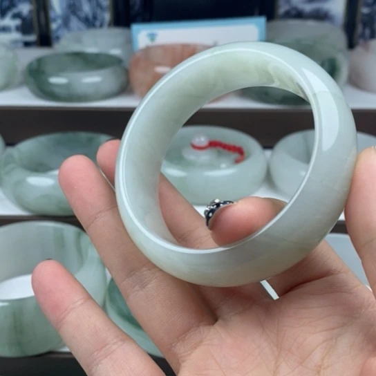 石英质玉（金丝玉）未镶嵌手镯