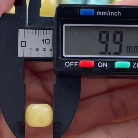 【闪购商品】未镶嵌蜜蜡裸石10杂