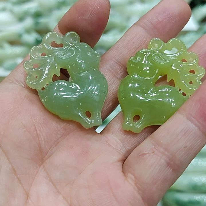 蛇纹石玉颈饰未镶嵌多样性拍一发一