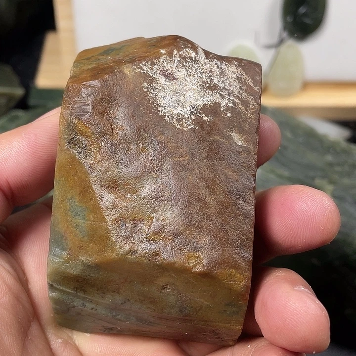 雷***族和田玉未镶嵌珠宝半成品