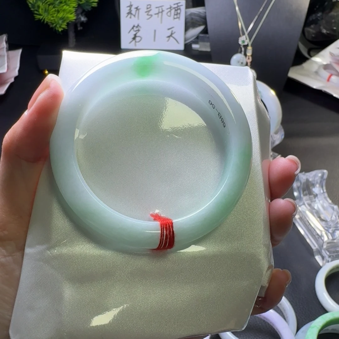 Y****翡翠未镶嵌手链天然翡翠A货