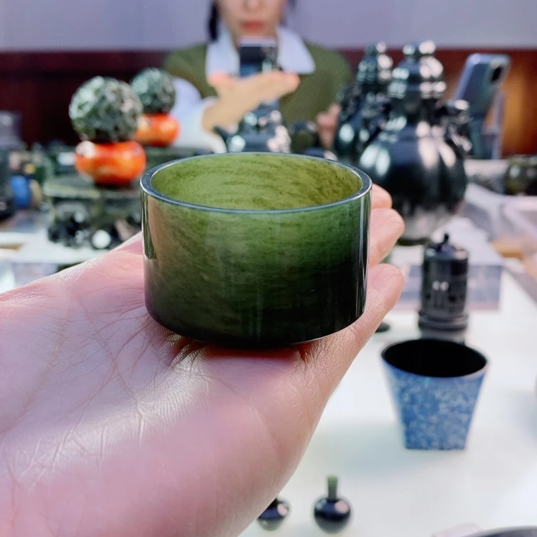 未镶嵌和田玉（青玉）摆件