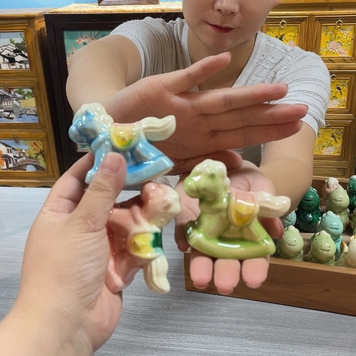 竖款纯手工制作唐三彩