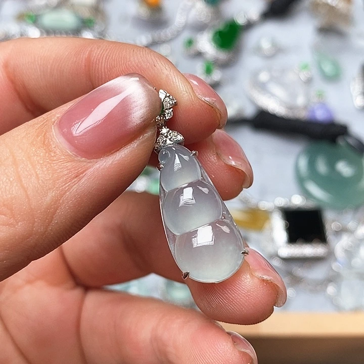 定制翡翠18K金镶嵌吊坠