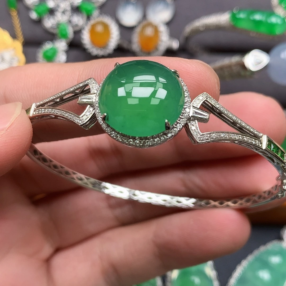 翡翠18K金镶嵌手镯