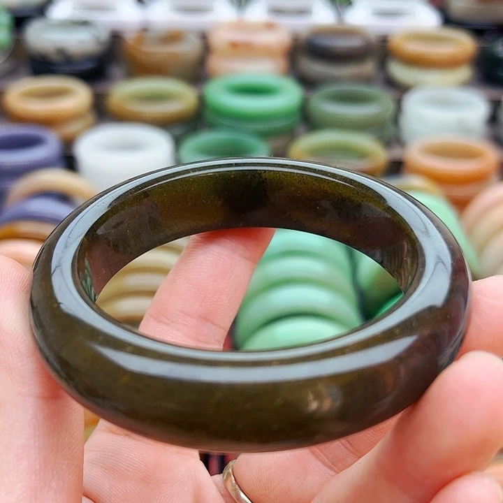 未镶嵌手镯（圆镯）石英质玉