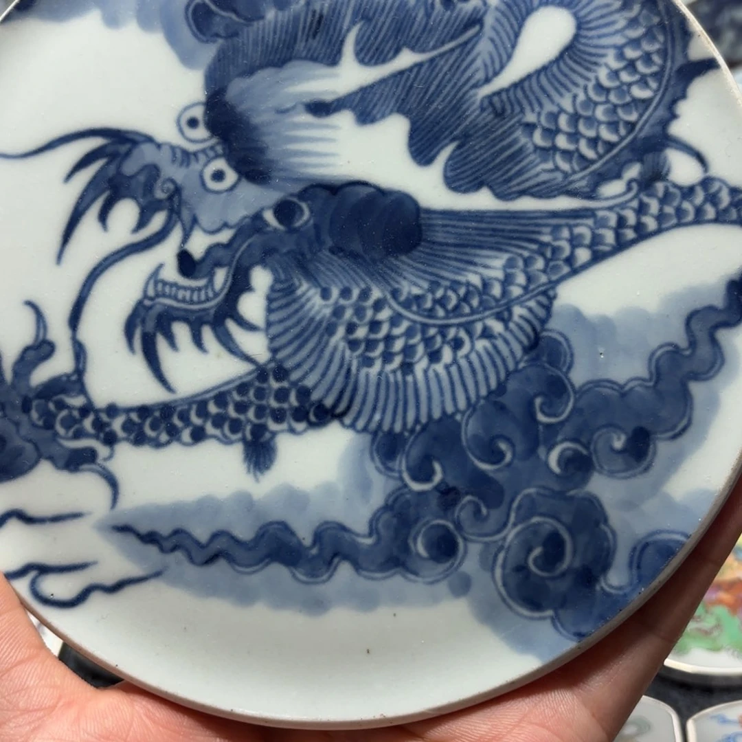 用***7瓷片青花龙摆件一个