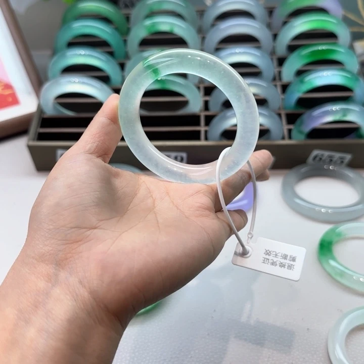 玉甜*时尚飘花手镯194