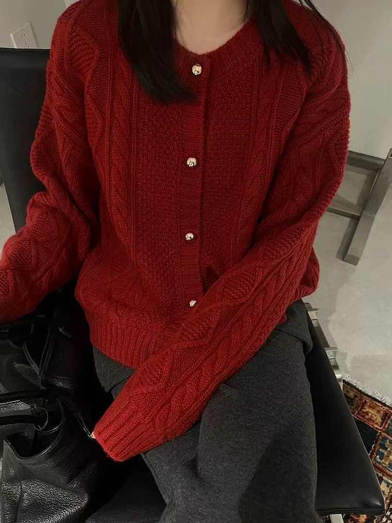 小朵家巨好看～日系立领感车厘子红厚款麻花毛衣