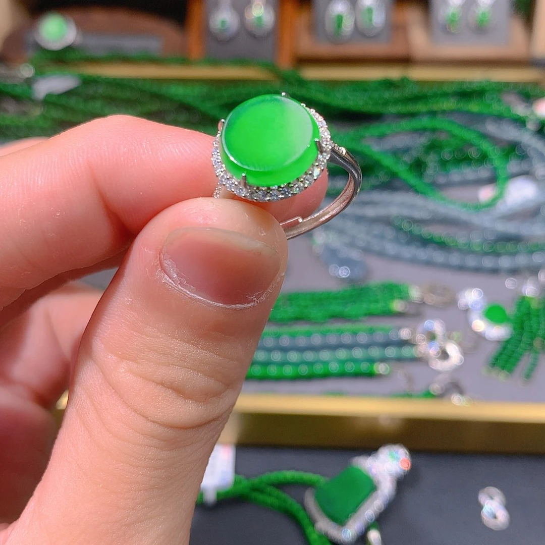 翡翠戒指未镶嵌天然