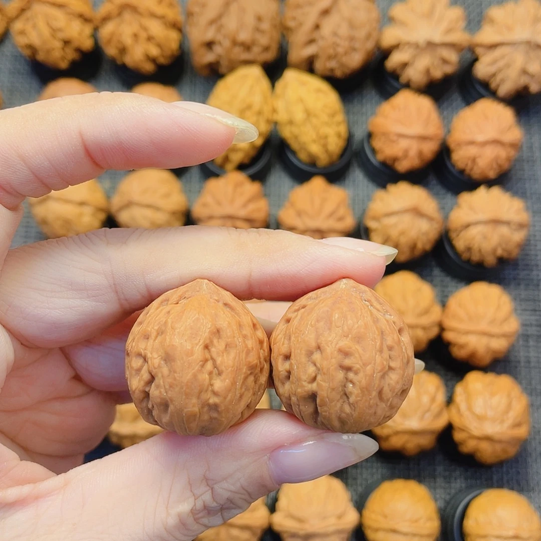 文玩核桃把件小龙珠