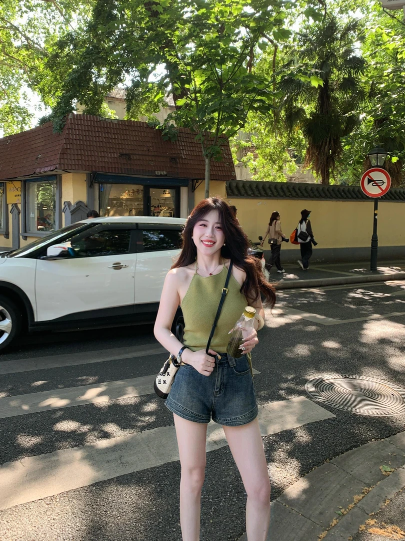 【告白汽水】夏日清新显白绿色抽绳吊带针织牛仔短裤甜美辣妹套装