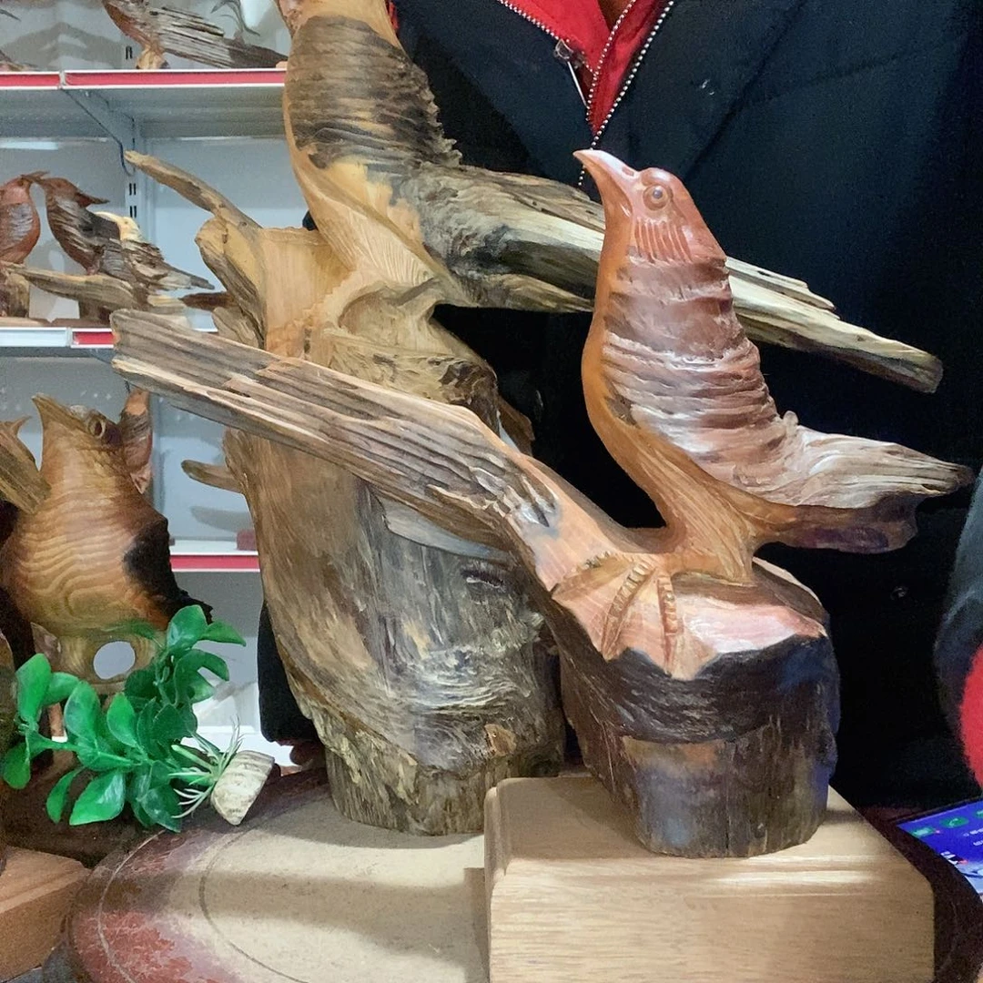 松木兴****途琥珀木精美礼品摆件