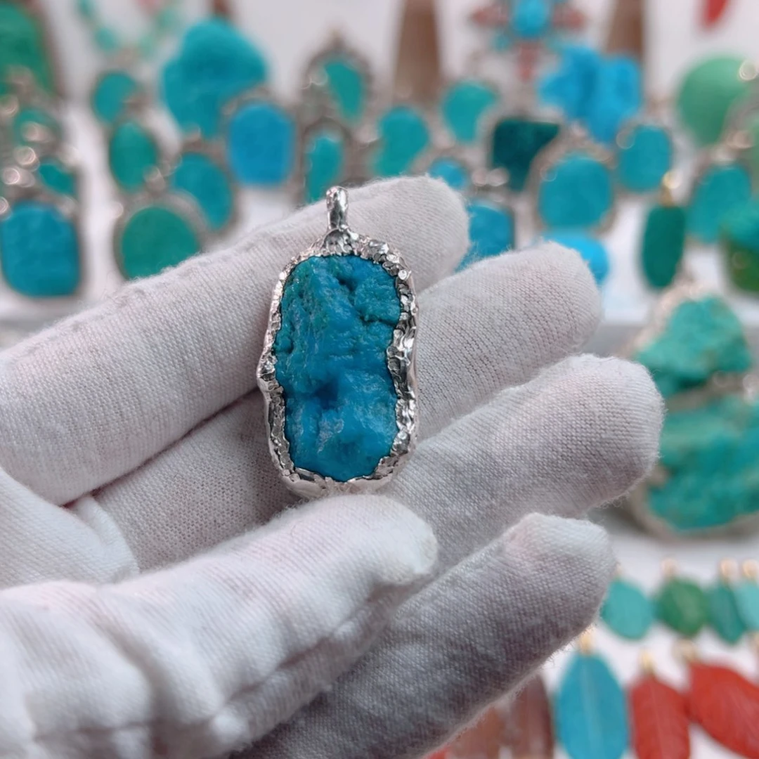 绿松石颈饰未镶嵌