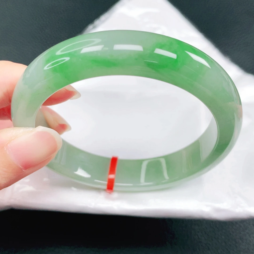 翡翠未镶嵌手镯56圈