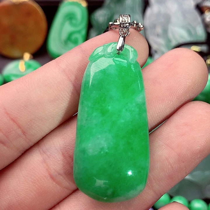 吊坠(不含链)未镶嵌翡翠