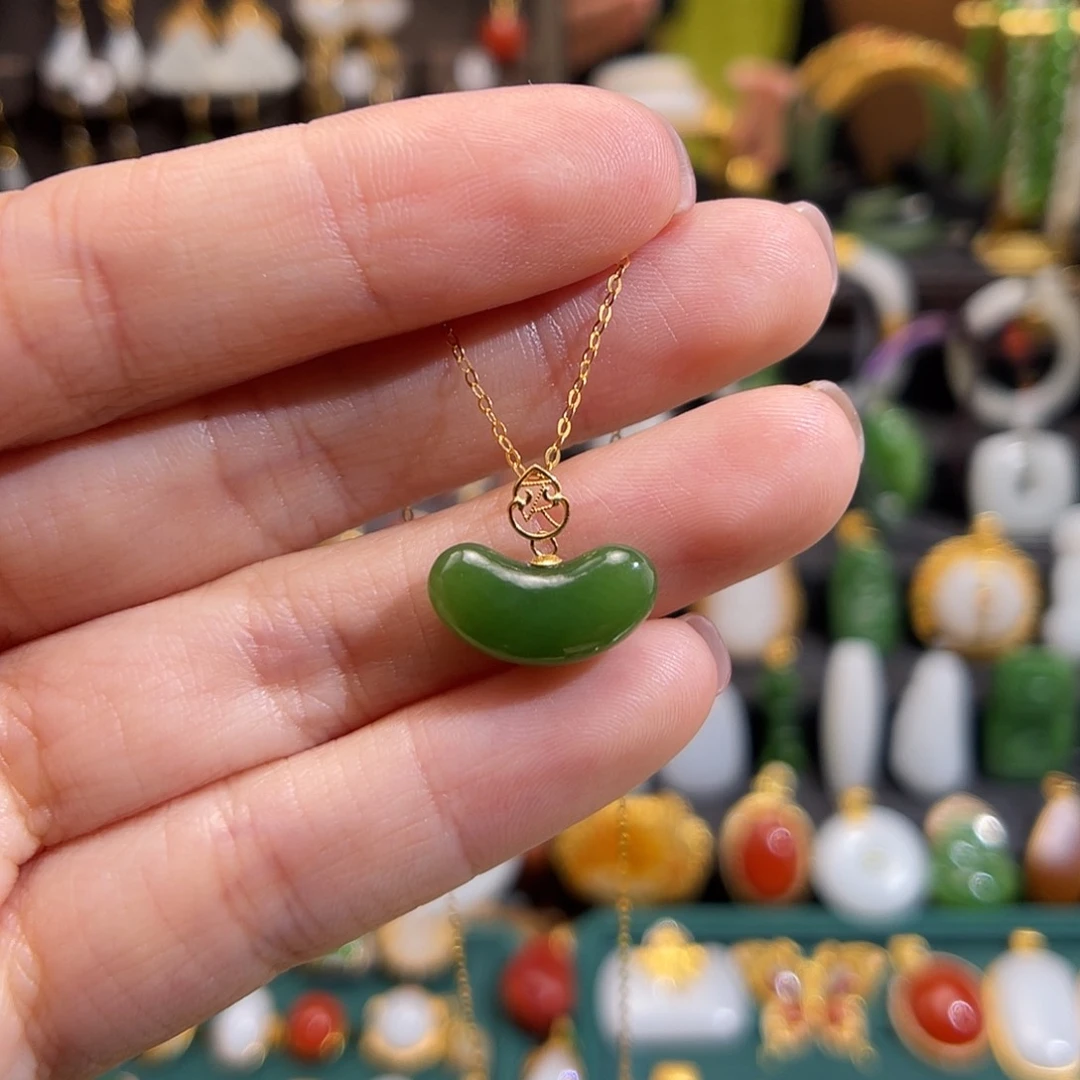 和田玉挂件18K金镶嵌