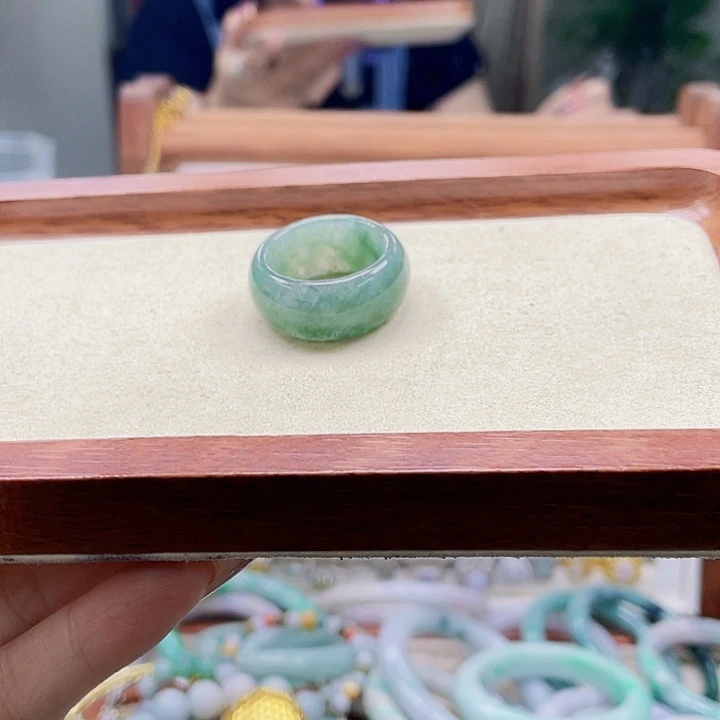 翡翠未镶嵌颈饰天然翡翠Ａ货
