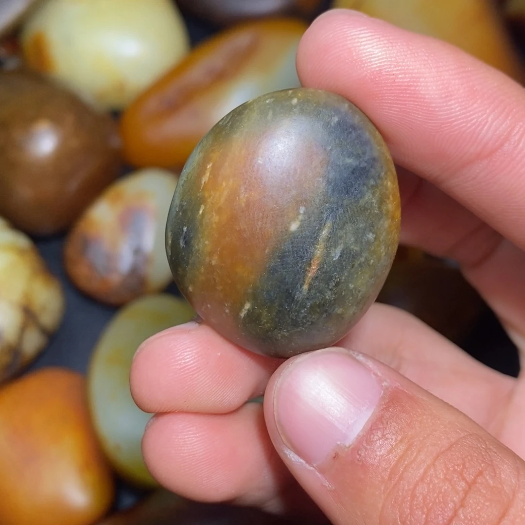 和田玉未镶嵌珠宝奇石