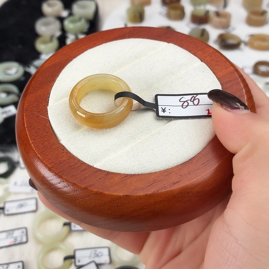 和田玉（糖玉）未镶嵌戒指Q5糖色小轮胎内径18.5港码18