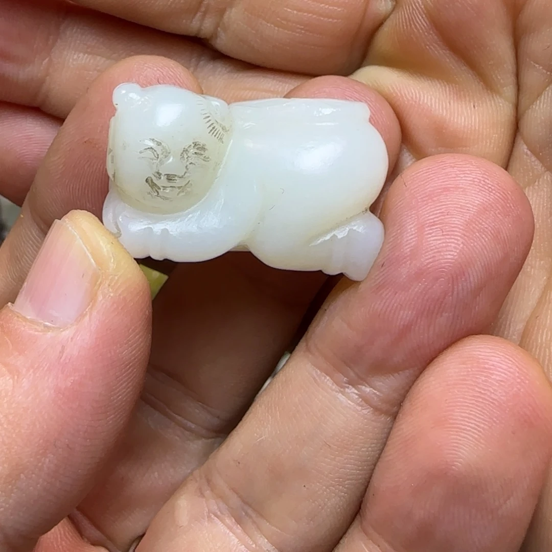 太***风和田玉未镶嵌颈饰