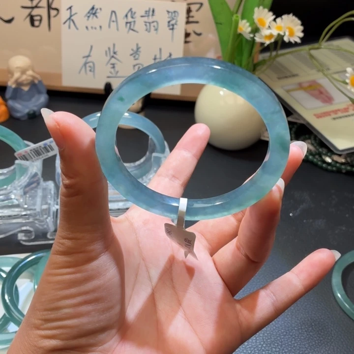 艾***琳未镶嵌手镯翡翠高冰蓝