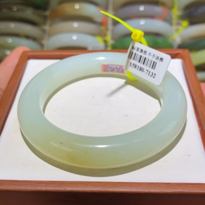 和田玉未镶嵌手镯和田玉5556